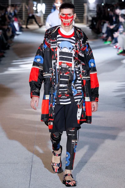 Look 26